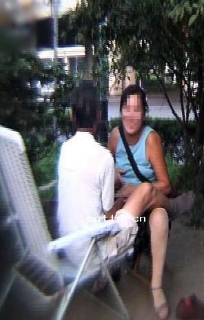 (ͼ��)�人����Ů�ӹ��컯��ǿ���� ɫ�鰴Ħ