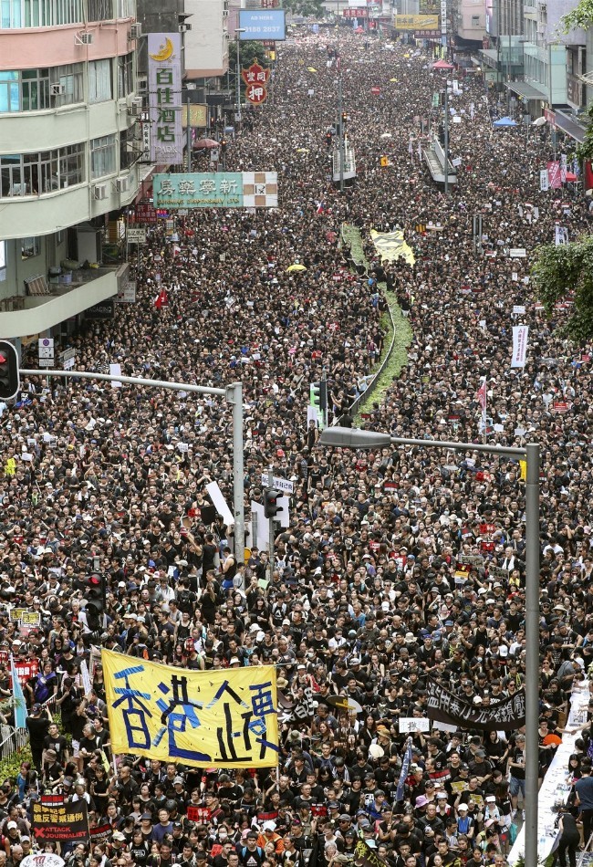 6月16日香港一百多万人第二次反引渡法案大游行.jpg