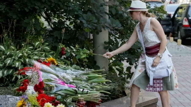 法国宣布   为恐袭死难者哀悼3天