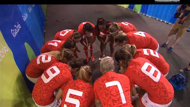 加拿大女子7人橄榄球队赢得奥运铜牌