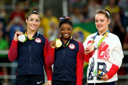美国体操明星拜尔斯摘第4金 平奥运纪录