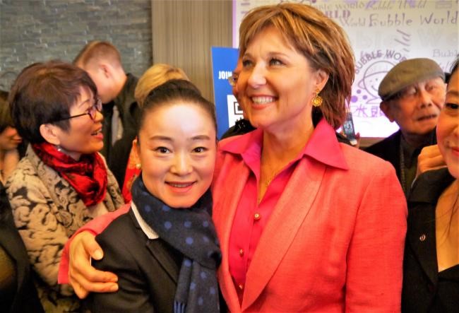 她是第一位参选BC省议员的大陆华裔女性