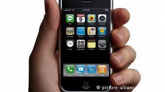 iPhone十年了 乔布斯改变世界的那部手机