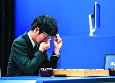 战AlphaGo三连败 柯洁当场痛哭