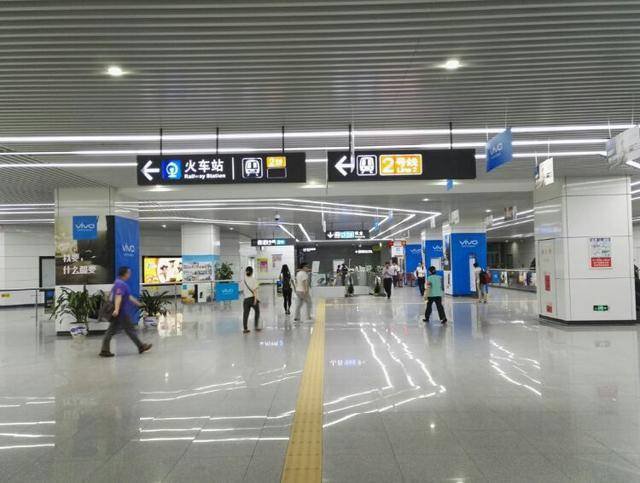 亚洲最大地下火车站在中国 有21个足球场大