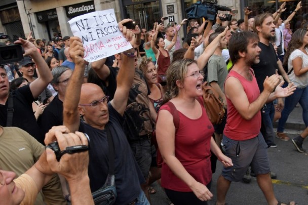 西班牙极右示威反回教 再爆流血冲突