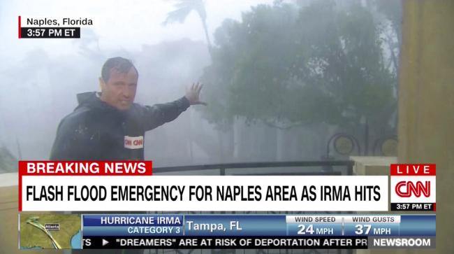 飓风中的新闻记者 整个人都崩溃了