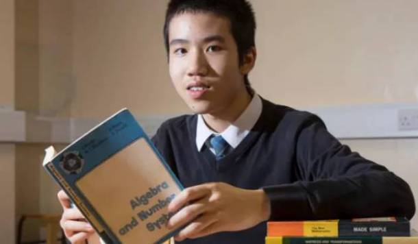 13岁华裔少年成英国最年轻的大学毕业生 万维读者网