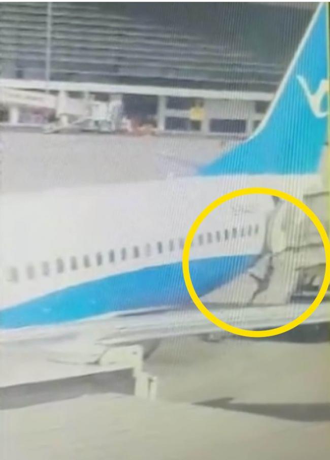 中国又有一空姐从波音737 摔下来