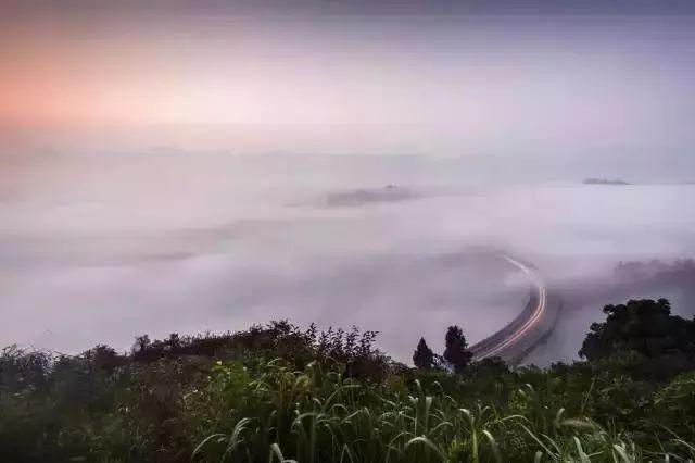 重庆又现“仙桥”，云雾缭绕叫板牛背山