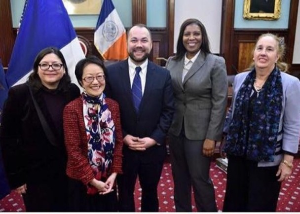 这个华人终于成纽约市议会首位亚裔领袖