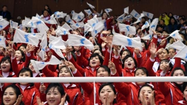 北韩啦啦队声美人甜！连美国选手都赞