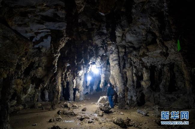 揭秘中国居住在深坑中的人：最深处150米