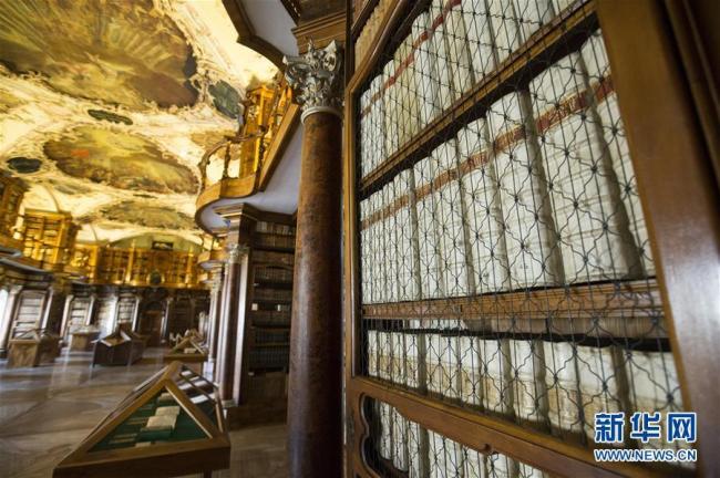 跨越千年的瑞士圣加仑修道院图书馆