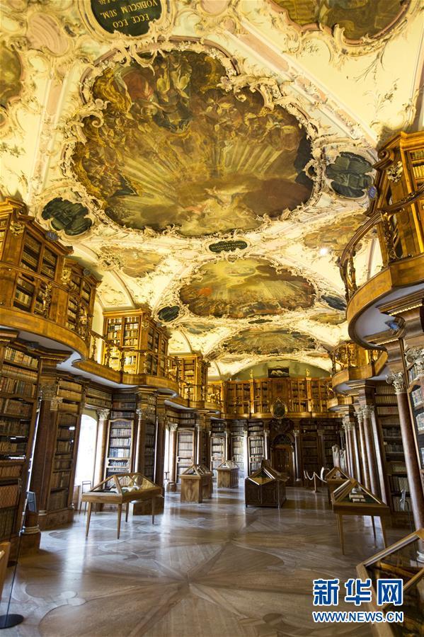 跨越千年的瑞士圣加仑修道院图书馆