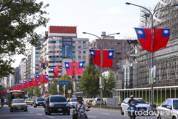 大陆施压！中华民国国旗遭“猛力拆下” - 万维读者网