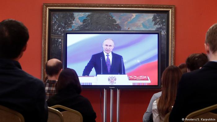 Russland Journalisten verfolgen die Amtseinfhrung von Putin (Reuters/S. Karpukhin)