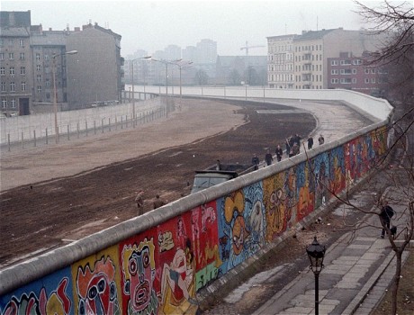 世界各地的涂鸦墙 把艺术绘在墙上