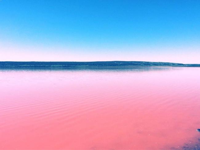 少女心炸裂 这里的湖水居然是粉色的