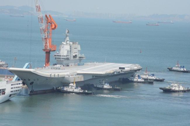 中国自制航母 2年内形成战斗力