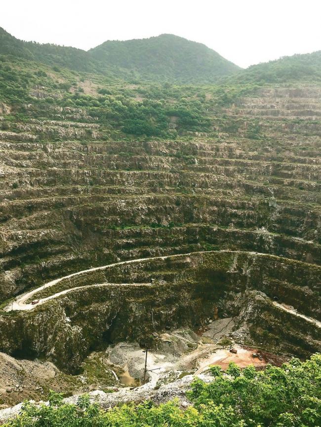 中国首座国家矿山公园“亚洲第一天坑”