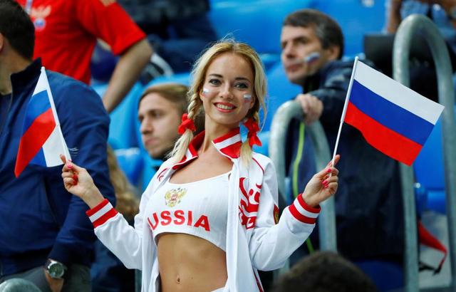 俄罗斯女孩只要获球星播种 就能领300万