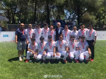 没错  这支中国足球队拿了世界杯季军