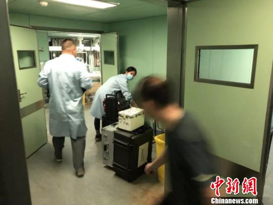 中国肺癌患者人体冷冻 液氮罐中待复活
