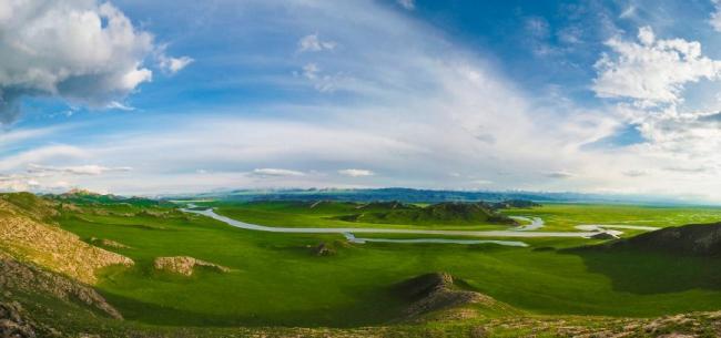 新疆最美湿地之一 有一个天鹅保护区