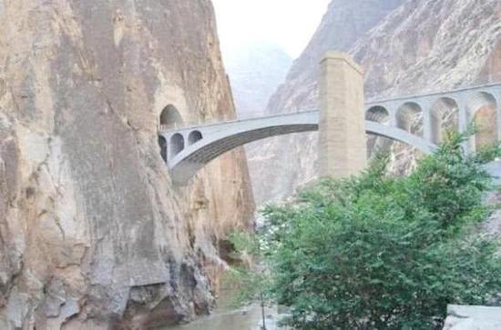 中国唯一不准拍照的桥 堪称奇迹