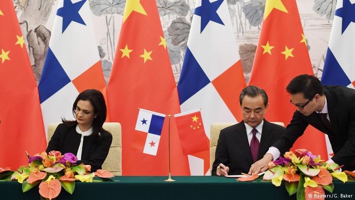 Peking China und Panama nehmen diplomatische Beziehungen auf (Reuters/G. Baker)