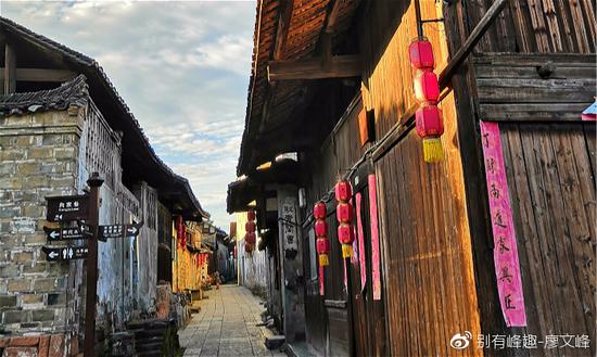 比丽江、凤凰早千年 一座真正活着的古城