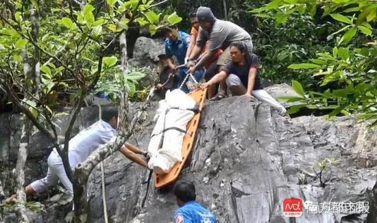 28岁中国女子下身赤裸  伏尸泰国瀑布　