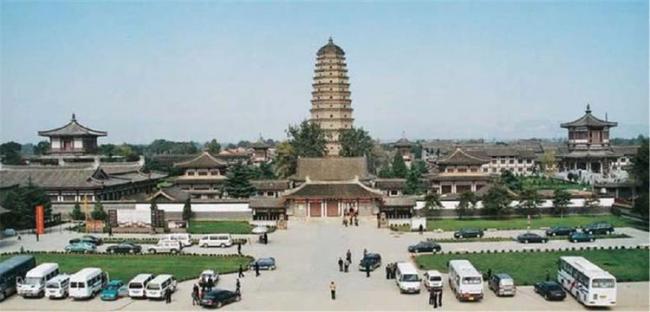中国最“奢华”寺庙 耗资50亿打造！