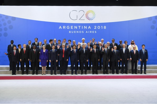 G20大合照 各国元首把习近平当空气
