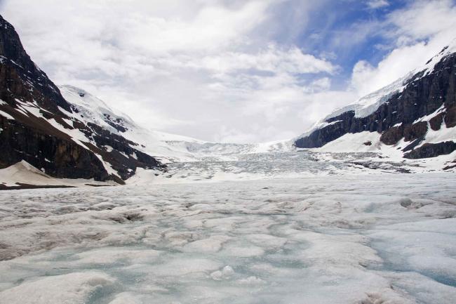 冬天去哪儿？去全球最棒的冰川上散步
