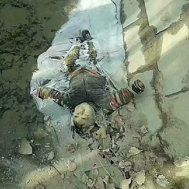人间惨剧 一个维吾尔儿童被活活冻死