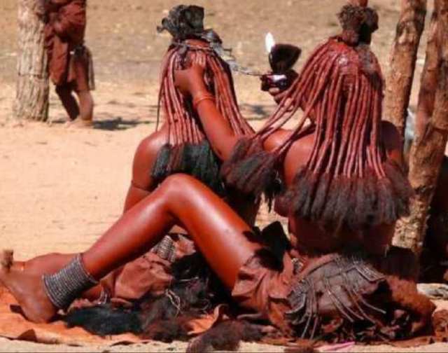 非洲有一个“神秘”部落 女性常不穿衣服