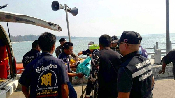 游泳时突遇海浪袭击 中国游客泰国身亡