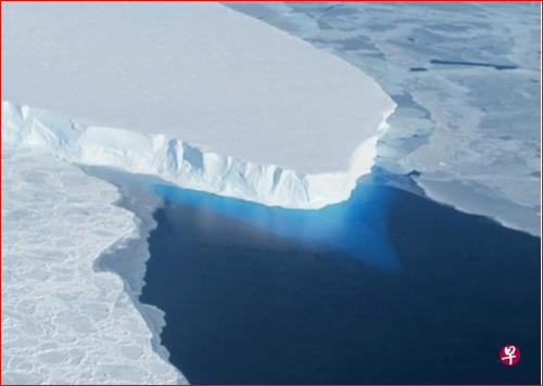 融冰加速 南极冰川惊现巨型洞穴