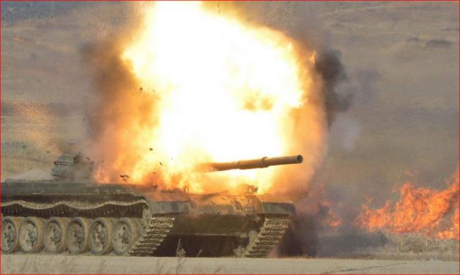 乌克兰发射神秘导弹 击毁多辆俄式战车