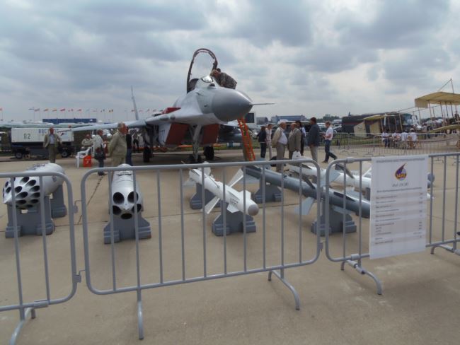 2013年莫斯科航展上展出的升级版米格-29SMT战机