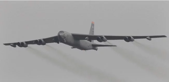 10天两次 两架B-52H轰炸机飞南海巡逻