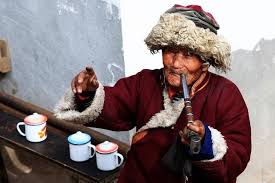 藏族老人自称“生活很幸福”