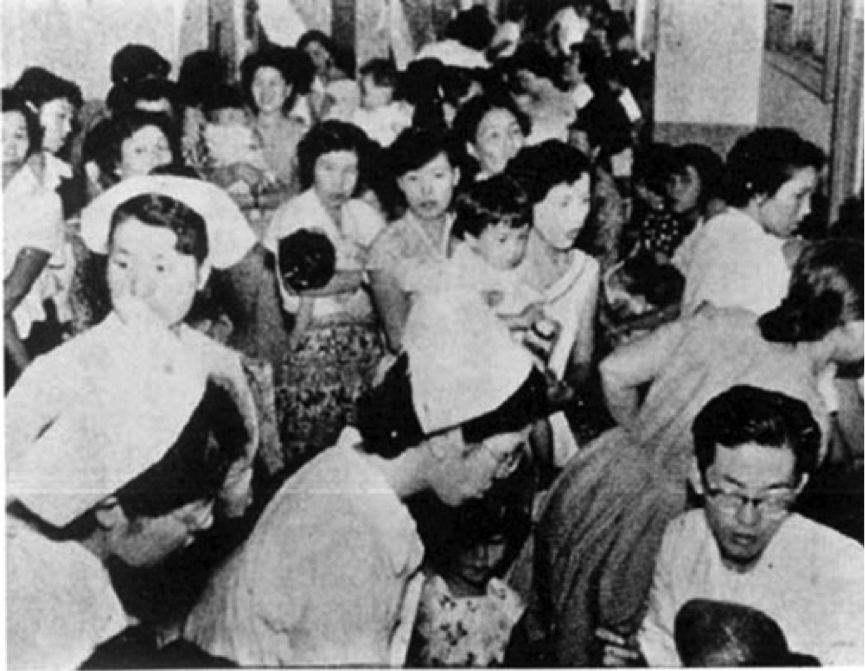 上世纪50年代日本毒奶粉事件后患病婴儿云集病院