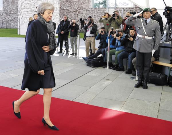 英国女首相到访德国    竟无一人迎接