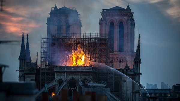 我认识的英国人如何看待巴黎圣母院火灾？