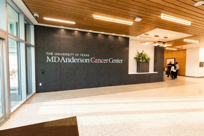 疑因窃密 德州癌症中心开除3华裔科学家
