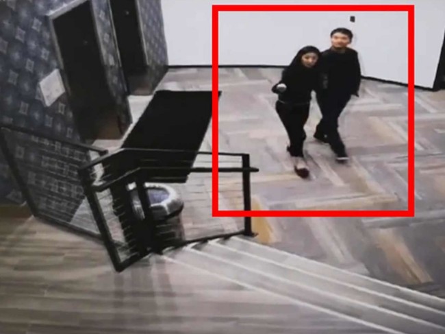 视频背后 刘强东和邓文迪的“隐秘”关系