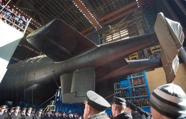 美国恐惧   俄罗斯最大核潜艇下水